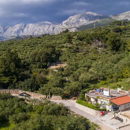 Apartament Ela *