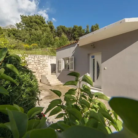 Ela Apartment Podgora