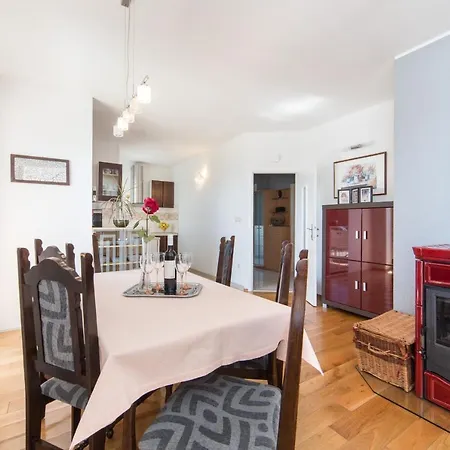 Ela Apartment