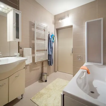 Ela Apartment Podgora