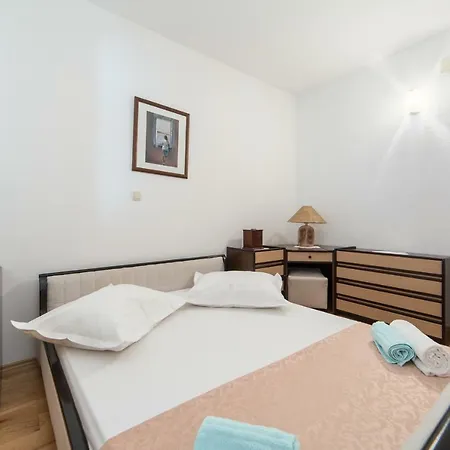 Apartment Ela